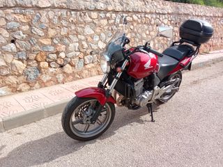 Honda CBF 500 Naked Roja