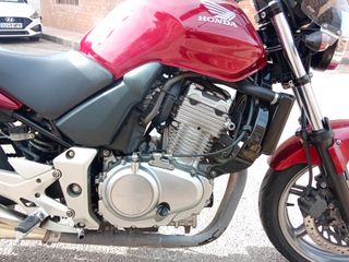 Honda CBF 500 Naked Roja