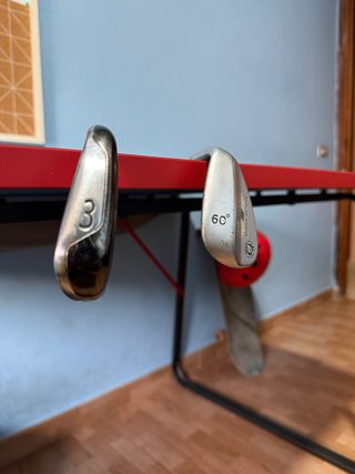 Palos de golf Titleist.