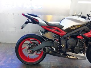 TRIUMPH STREET TRIPLE 675 RX - 2015