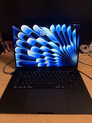 MacBook Air 15,3” Retina · Chip M4 · 256 GB · Mode