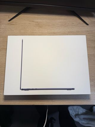 MacBook Air 15,3” Retina · Chip M4 · 256 GB · Mode