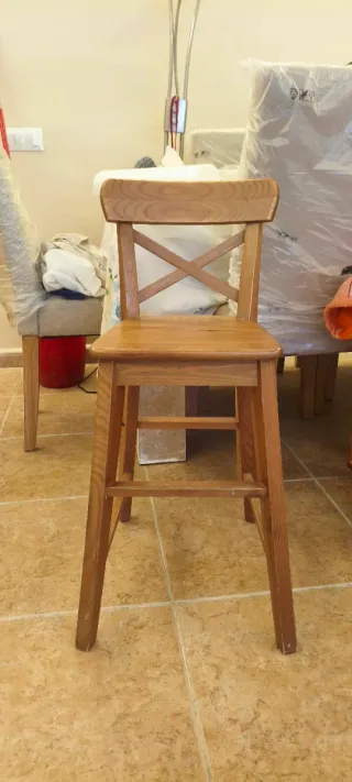 Silla/ trona alta de madera infantil