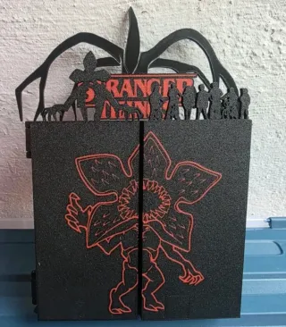 2 expositores FunkoStranger Things para Carlos