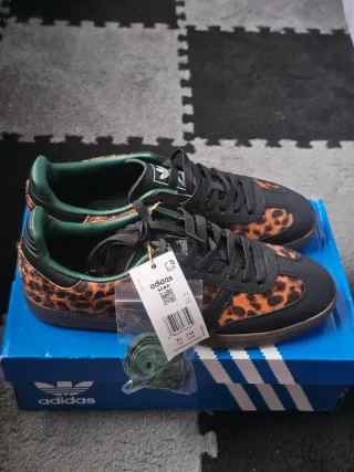 Los dos zapatillas por 60€