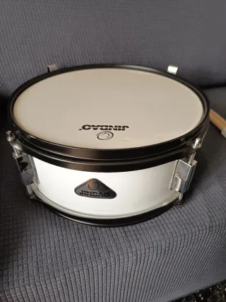 Tambor JINBAO con baquetas y correa