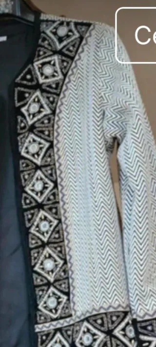 Chaqueta tipo étnica de la firma M&M moda