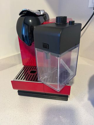 Cafetera Nespresso De’Longhi Lattissima Plus EN520