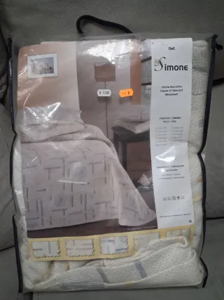 Colcha decorativa Simone beige/blanca