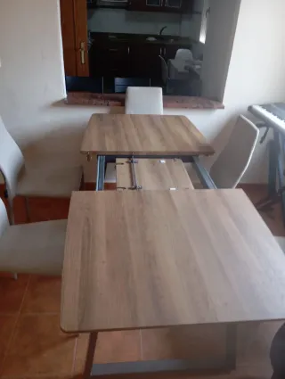 Mesa comedor y 6 sillas madera y tela