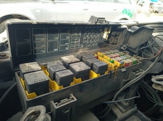 CAJA RELES / FUSIBLES JEEP CHEROKEE (KJ) ENR 5601