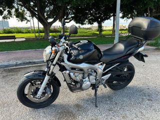 Yamaha FZ6 Fazer 600 Naked