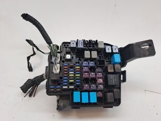 CAJA RELES / FUSIBLES MAZDA 2 LIM. ()