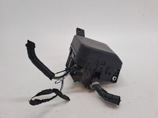 CAJA RELES / FUSIBLES MAZDA 2 LIM. ()