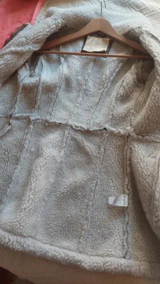 Chaqueta marrón con borreguito