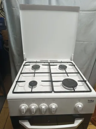 Cocina con horno todo a gas Beko,Nueva a estrenar