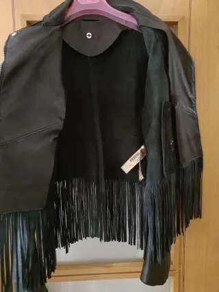 Cazadora Massimo Dutti flecos negra