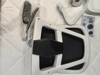 Sedia ergonomica da ufficio bianca e nera