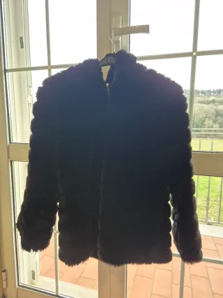 Giacca effetto pelliccia nera a bande