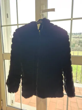 Giacca effetto pelliccia nera a bande