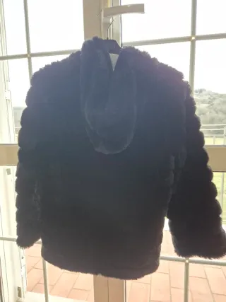 Giacca effetto pelliccia nera a bande