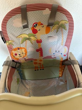 Trona plegable con bandeja y reposapiés