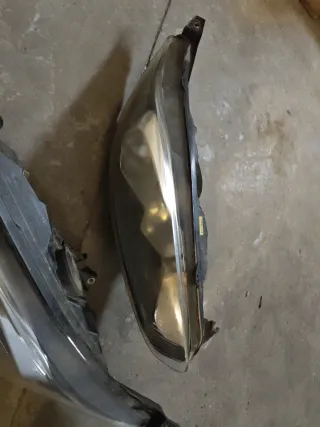 Faros Ford Fiesta 2015