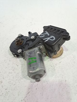 MOTOR ELEVALUNAS TRASERO DERECHO TOYOTA AURIS