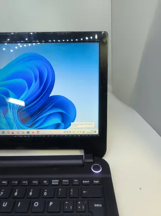 Portátil Toshiba Satellite Pro NB10