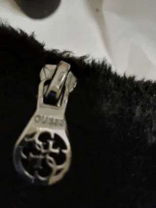 Botines Guess Negros con Cremallera y Pelo