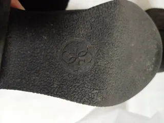 Botines Guess Negros con Cremallera y Pelo