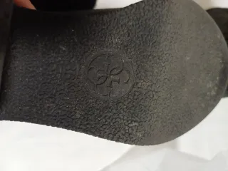 Botines Guess Negros con Cremallera y Pelo