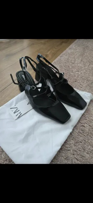 Zapatos Zara negros charol nuevos