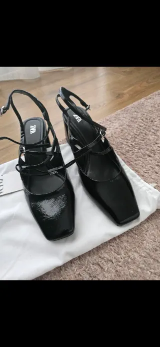 Zapatos Zara negros charol nuevos