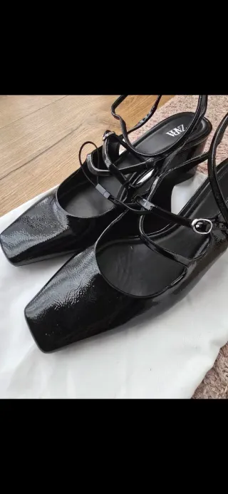 Zapatos Zara negros charol nuevos