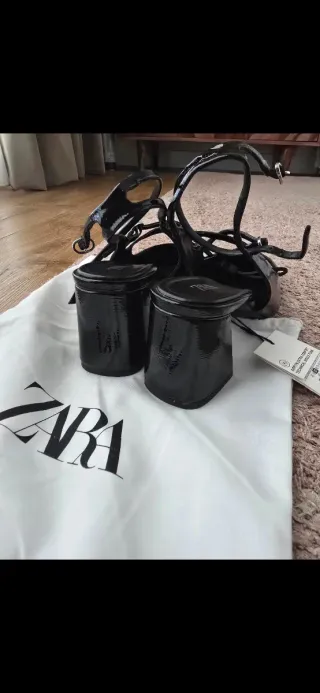 Zapatos Zara negros charol nuevos