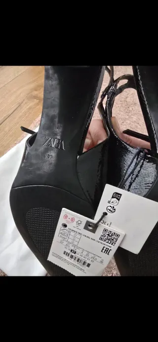 Zapatos Zara negros charol nuevos