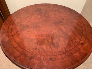 Mesa auxiliar redonda de madera