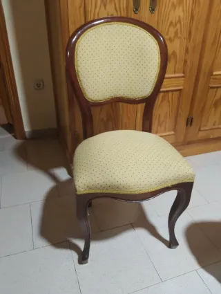 Silla tapizada madera y tela