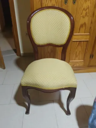 Silla tapizada madera y tela