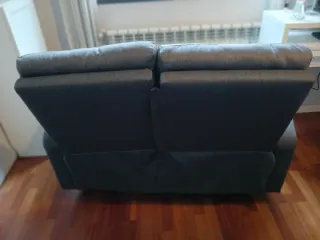 Sofá 2 plazas con reposapiés abatible
