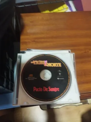 Lote de CDs: Riau, Lucrecia, Tigres del Norte