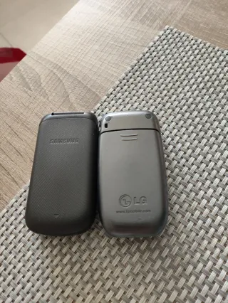 Lote 2 Móviles Antiguos LG y Samsung