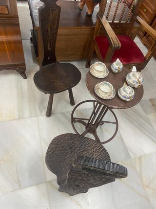 Conjunto 2 sillas y mesa centro antiguo