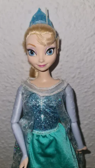 Muñeca Elsa patinadora de Frozen Vestido Azul