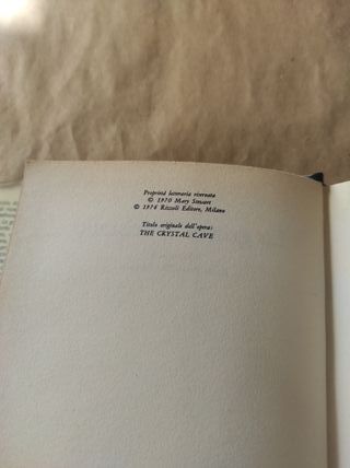 Libro la grotta di cristallo Mary Stewart