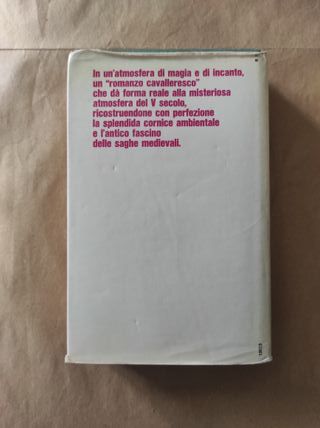 Libro la grotta di cristallo Mary Stewart