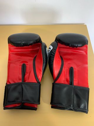 Guantes de Boxeo Negros con Diseño de Dragón