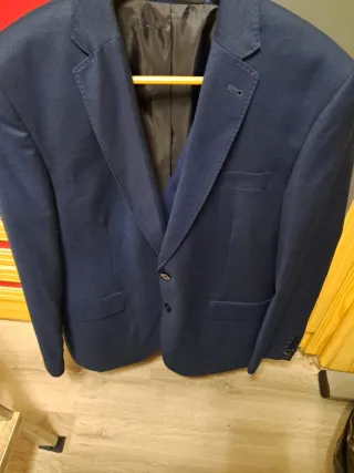 Traje de caballero azul