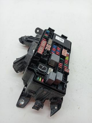 CAJA RELES / FUSIBLES TOYOTA C-HR (2)